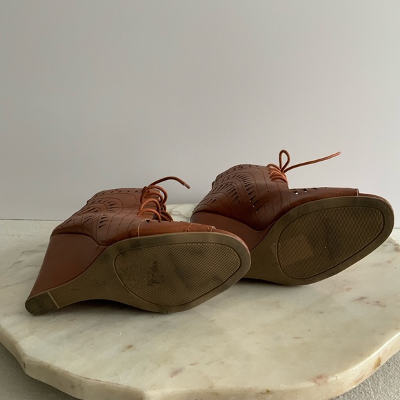 Stylish Lace-up Wedges - Picture 7 of 11